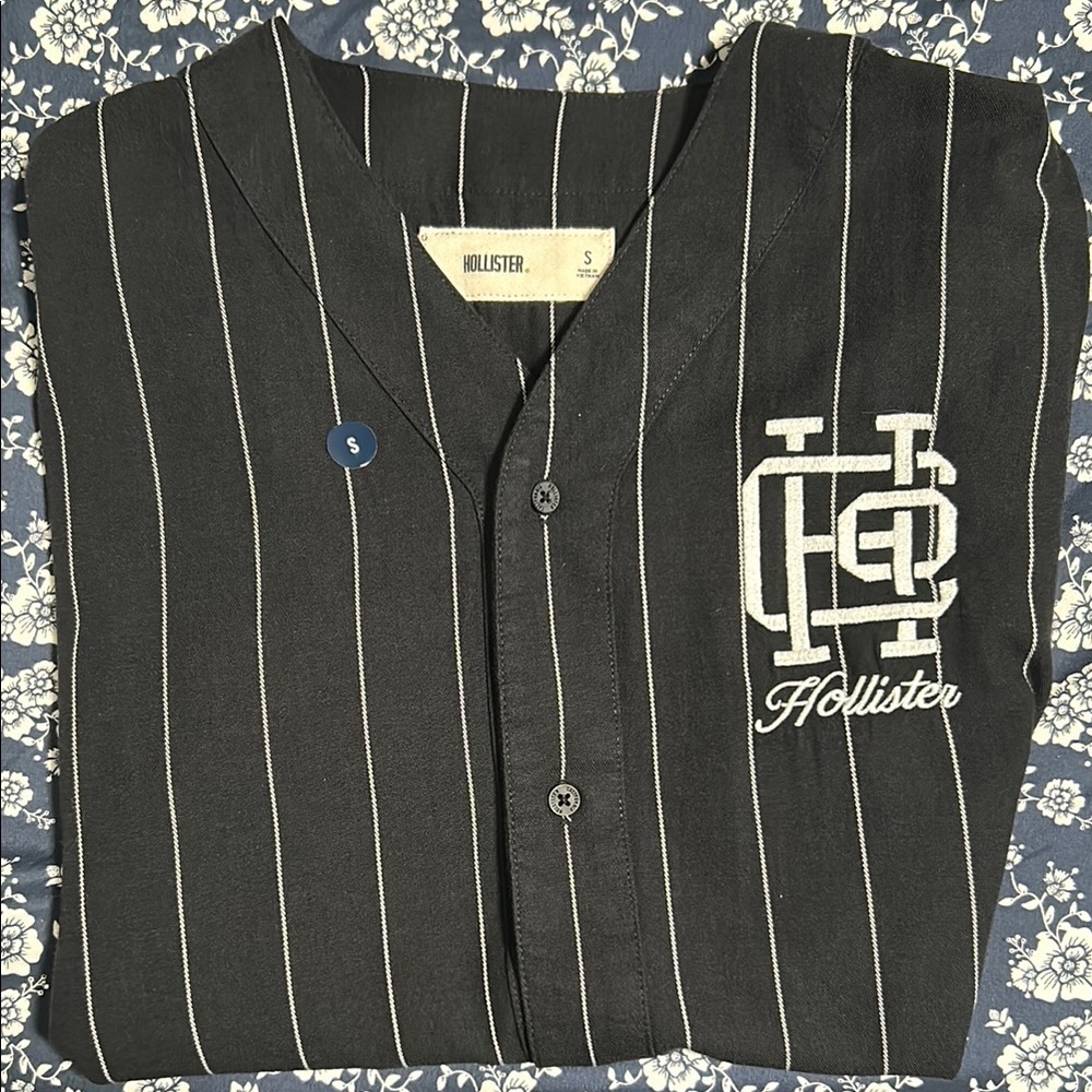 Hollister Men's Black Pinstripe Shirt